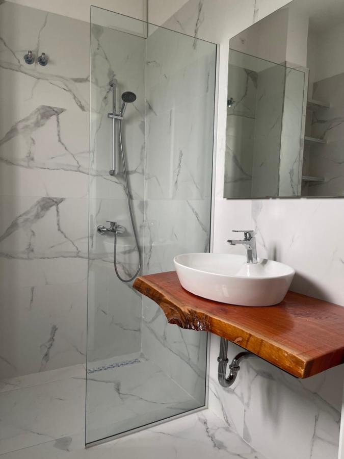 Sea La Vie Apartments Sarande Ngoại thất bức ảnh